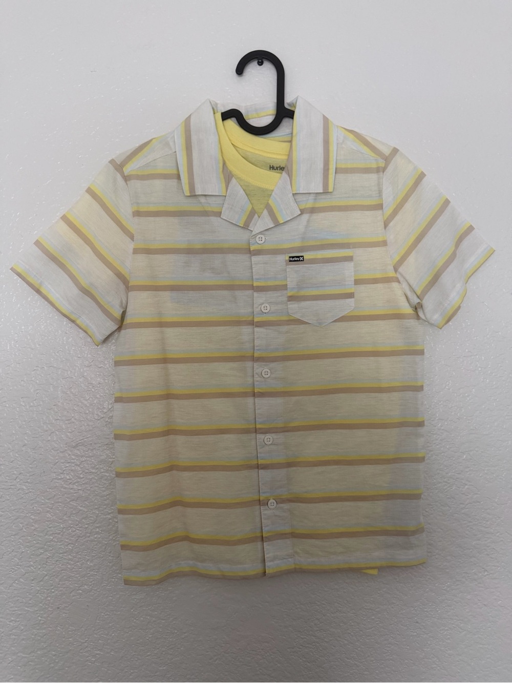 Hurley Boys’ Yellow & Beige Striped Short Sleeve Button-Down Shirt – Size 7/8 - Picture 3 of 6